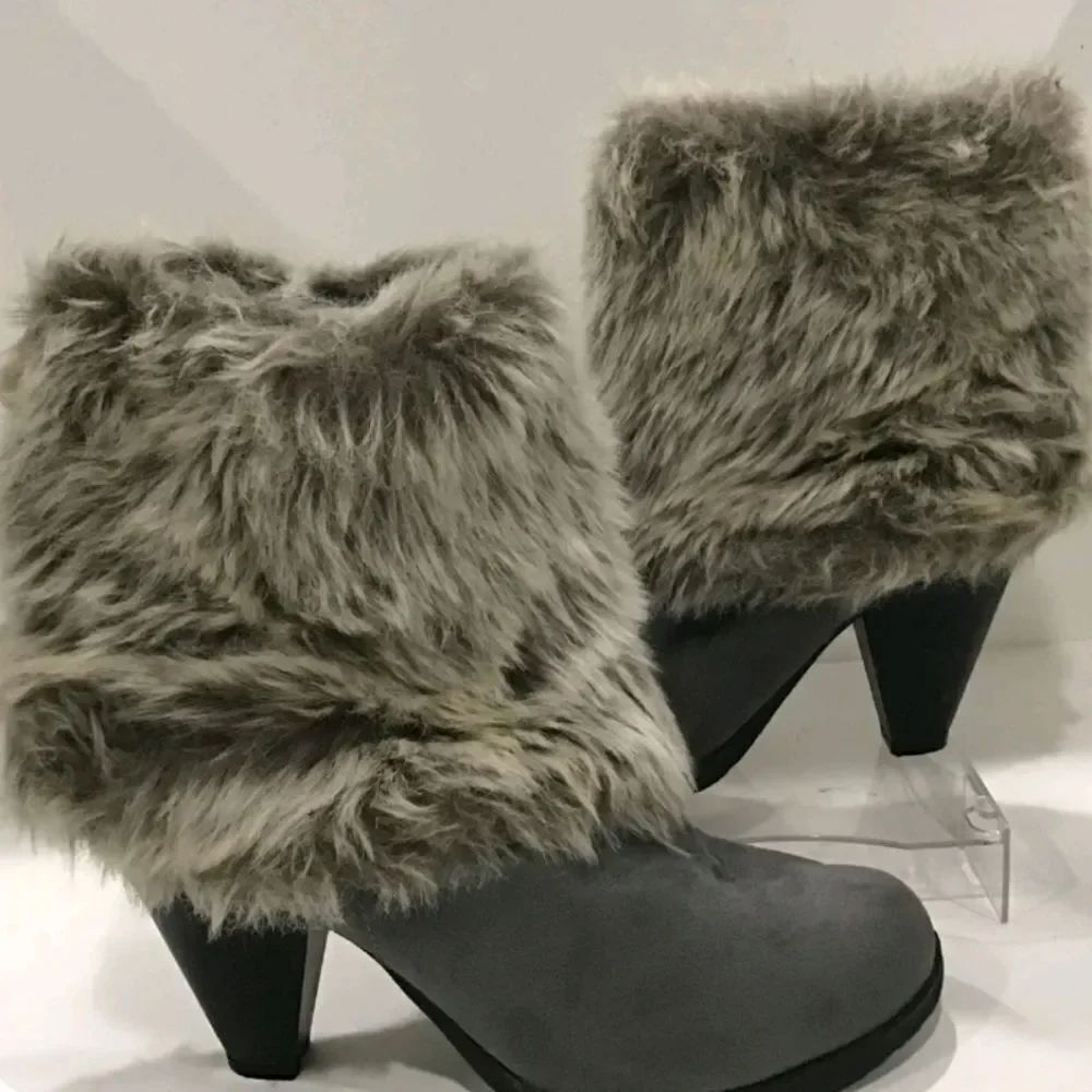 AVENUE FAUX FUR BLOCK HEEL WOMEN'S BOOTIES